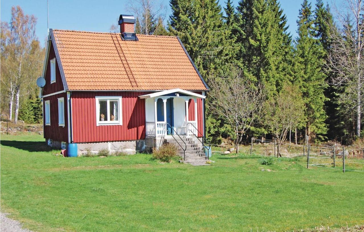 3 Bedroom Amazing Home In Lnsboda Falsehult Екстер'єр фото